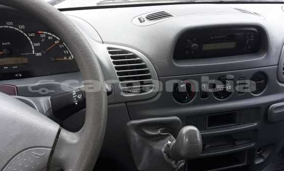 اشتري مستعمل Mercedes‒Benz 270D White سيارة في Serekunda في Kanifing