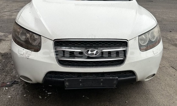 اشتري مستعمل Hyundai Santa Fe White سيارة في Bakau في Kanifing