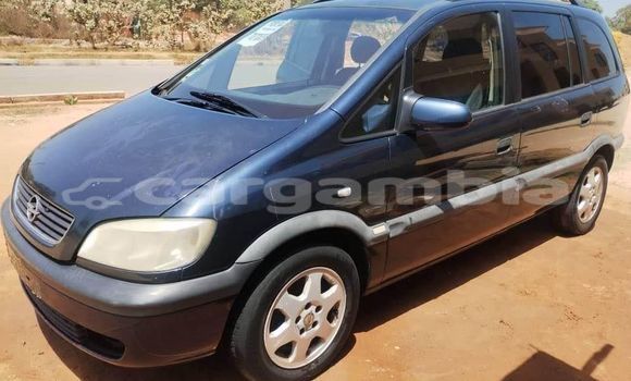 اشتري مستعمل Opel Zafira Black سيارة في Basse في Basse