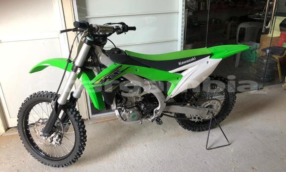 Dieundeu Occasion Kawasaki KX Green Bike in Bakau in Kanifing Dieundeu Occasion Kawasaki KX Green Bike in Bakau in Kanifing