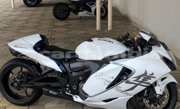 Dieundeu Occasion Suzuki HAYABUSA White Bike in Banjul in Banjul Dieundeu Occasion Suzuki HAYABUSA White Bike in Banjul in Banjul