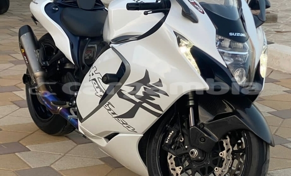Buy Used Suzuki HAYABUSA White Bike in Banjul in Banjul Buy Used Suzuki HAYABUSA White Bike in Banjul in Banjul