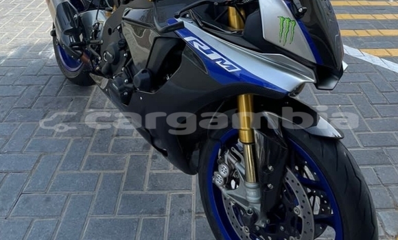 اشتري مستعمل Yamaha R1 Beige دراجة نارية في Banjul في Banjul