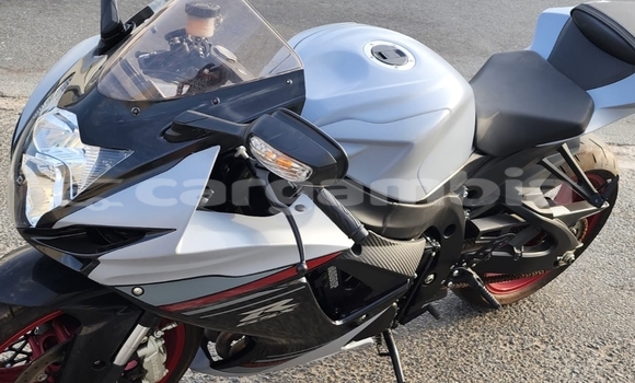 اشتري مستعمل Suzuki GSX-R Silver دراجة نارية في Banjul في Banjul اشتري مستعمل Suzuki GSX-R Silver دراجة نارية في Banjul في Banjul