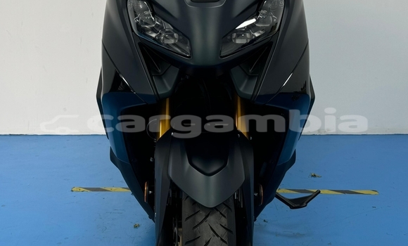 اشتري مستعمل Yamaha TMAX Black دراجة نارية في Banjul في Banjul