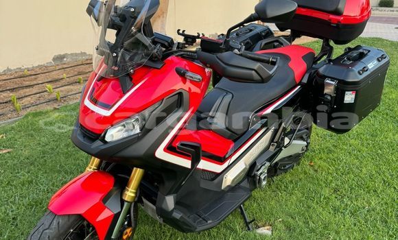 Dieundeu Occasion Honda X-ADV Red Bike in Banjul in Banjul