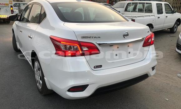اشتري مستعمل Nissan Sentra White سيارة في Banjul في Banjul