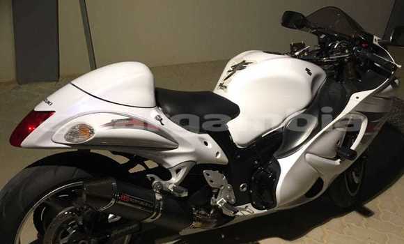 اشتري مستعمل Suzuki HAYABUSA White دراجة نارية في Serekunda في Kanifing