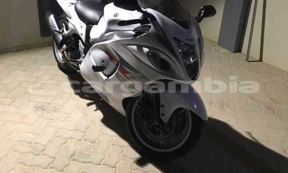 Dieundeu Occasion Suzuki HAYABUSA White Bike in Serekunda in Kanifing Dieundeu Occasion Suzuki HAYABUSA White Bike in Serekunda in Kanifing