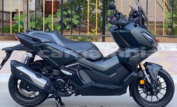 Dieundeu Occasion Honda X-ADV Black Bike in Banjul in Banjul Dieundeu Occasion Honda X-ADV Black Bike in Banjul in Banjul
