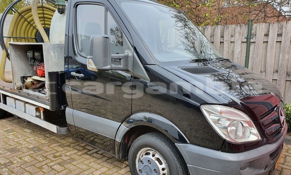 اشتري Imported Mercedes‒Benz Sprinter Black شاحنة في Bakau في Kanifing