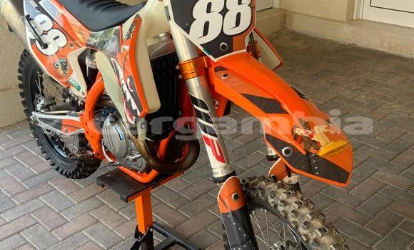 Dieundeu Occasion KTM 450 Red Bike in Serekunda in Kanifing Dieundeu Occasion KTM 450 Red Bike in Serekunda in Kanifing