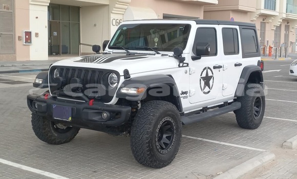اشتري مستعمل Jeep Wrangler White سيارة في Banjul في Banjul
