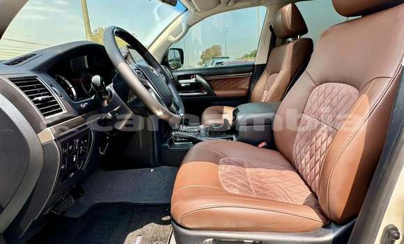 Buy Used Toyota Land Cruiser White Car in Bansang in Janjanbureh Buy Used Toyota Land Cruiser White Car in Bansang in Janjanbureh