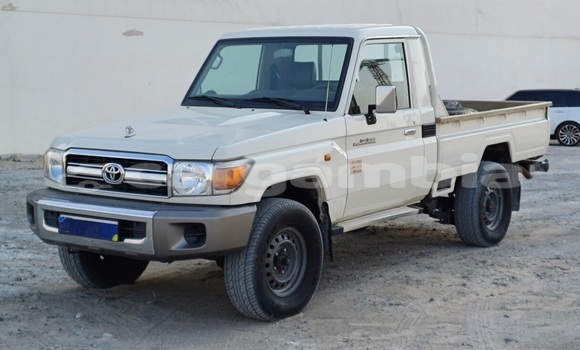 Buy Used Toyota Land Cruiser White Car in Banjul in Banjul