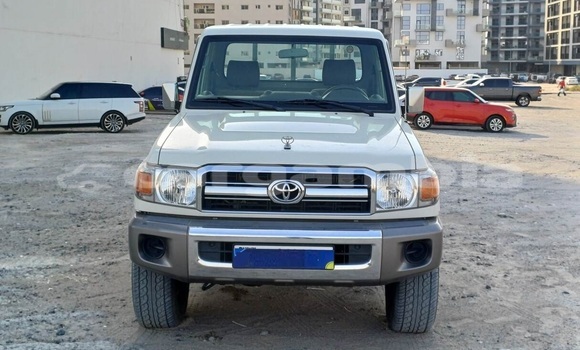 Buy Used Toyota Land Cruiser White Car in Banjul in Banjul Buy Used Toyota Land Cruiser White Car in Banjul in Banjul