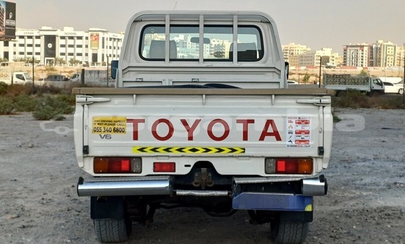 Buy Used Toyota Land Cruiser White Car in Banjul in Banjul Buy Used Toyota Land Cruiser White Car in Banjul in Banjul