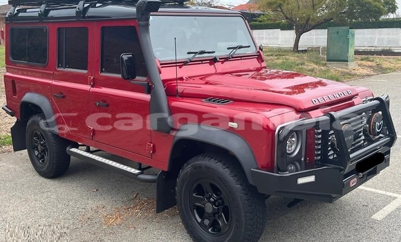 اشتري مستعمل Land Rover Defender Red سيارة في Banjul في Banjul