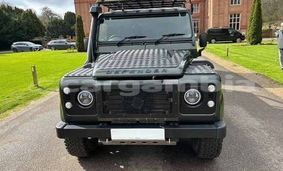 Buy Used Land Rover Defender Green Car in Banjul in Banjul Buy Used Land Rover Defender Green Car in Banjul in Banjul