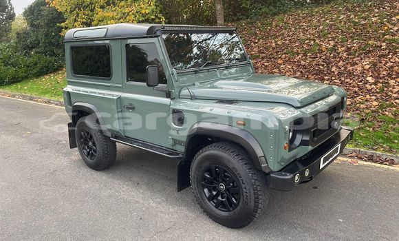 Buy Used Land Rover Defender Green Car in Banjul in Banjul Buy Used Land Rover Defender Green Car in Banjul in Banjul