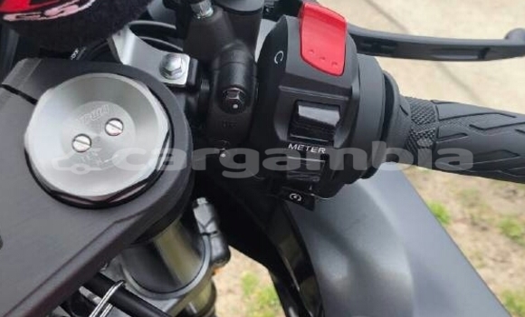 Dieundeu Occasion Suzuki GSX-R Red Bike in Brikama in Brikama Dieundeu Occasion Suzuki GSX-R Red Bike in Brikama in Brikama