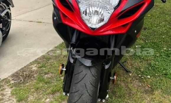 Dieundeu Occasion Suzuki GSX-R Red Bike in Brikama in Brikama Dieundeu Occasion Suzuki GSX-R Red Bike in Brikama in Brikama