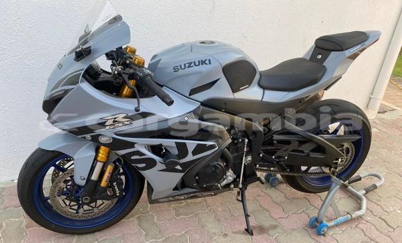 Acheter Occasion Moto Suzuki GSX-R Gris à Banjul, Banjul Acheter Occasion Moto Suzuki GSX-R Gris à Banjul, Banjul