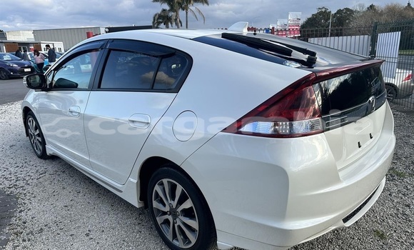 Buy Used Honda Insight White Car in Banjul in Banjul Buy Used Honda Insight White Car in Banjul in Banjul
