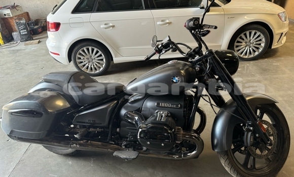 اشتري مستعمل BMW R Beige دراجة نارية في Banjul في Banjul