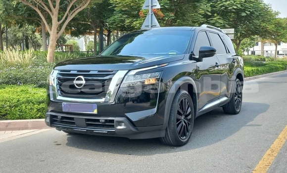 اشتري مستعمل Nissan Pathfinder Black سيارة في Banjul في Banjul