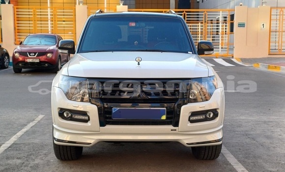 Buy Used Mitsubishi Pajero White Car in Banjul in Banjul Buy Used Mitsubishi Pajero White Car in Banjul in Banjul