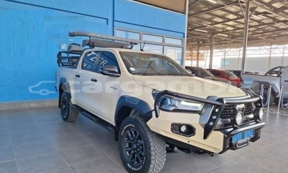 Buy Used Toyota Hilux Beige Car in Banjul in Banjul Buy Used Toyota Hilux Beige Car in Banjul in Banjul