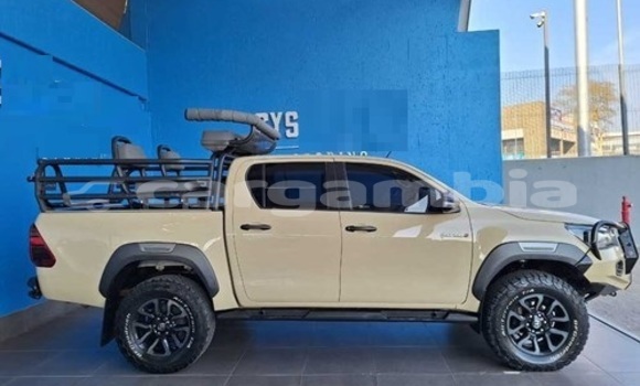 Buy Used Toyota Hilux Beige Car in Banjul in Banjul Buy Used Toyota Hilux Beige Car in Banjul in Banjul