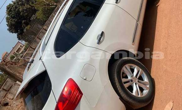 Dieundeu Occasion Nissan Rogue White Auto in Banjul in Banjul Dieundeu Occasion Nissan Rogue White Auto in Banjul in Banjul