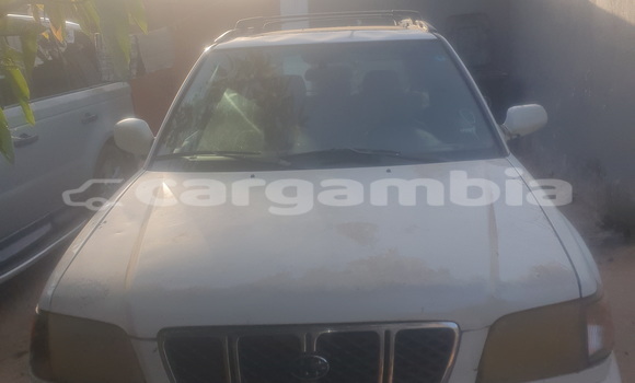 اشتري مستعمل Subaru XT White سيارة في Banjul في Banjul