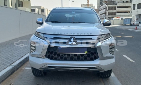 Buy Used Mitsubishi Montero Sport White Car in Banjul in Banjul Buy Used Mitsubishi Montero Sport White Car in Banjul in Banjul