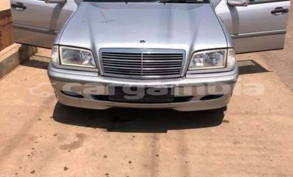Buy Used Mercedes-Benz W108 Green Car in Banjul in Banjul Buy Used Mercedes-Benz W108 Green Car in Banjul in Banjul