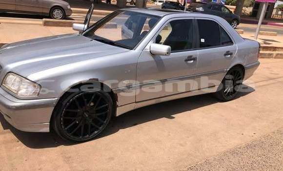 Buy Used Mercedes-Benz W108 Green Car in Banjul in Banjul Buy Used Mercedes-Benz W108 Green Car in Banjul in Banjul