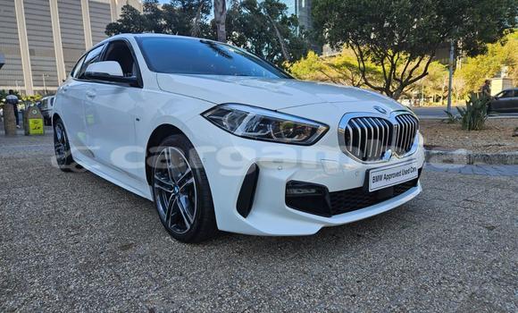 اشتري مستعمل BMW 1-Series White سيارة في Banjul في Banjul