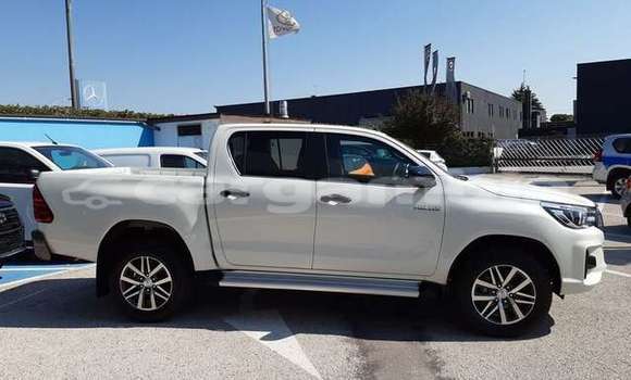 Buy Used Toyota Hilux White Car in Banjul in Banjul Buy Used Toyota Hilux White Car in Banjul in Banjul