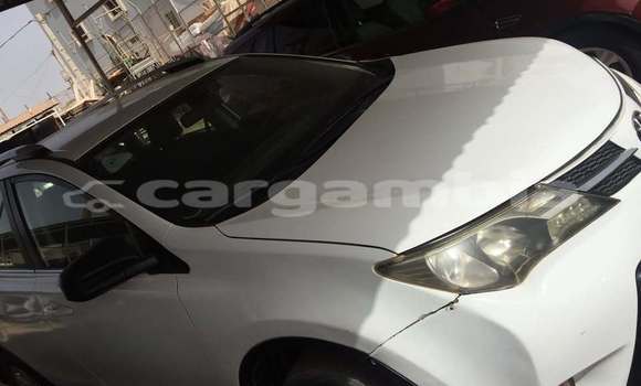 اشتري مستعمل Toyota RAV4 White سيارة في Banjul في Banjul اشتري مستعمل Toyota RAV4 White سيارة في Banjul في Banjul