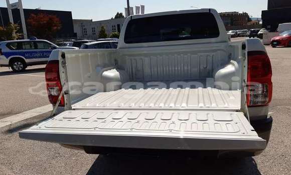 Buy Used Toyota Hilux White Car in Banjul in Banjul Buy Used Toyota Hilux White Car in Banjul in Banjul