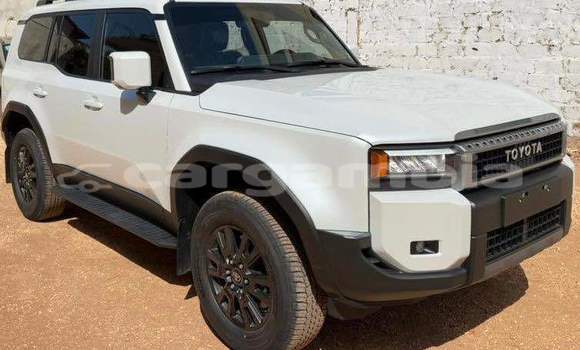 اشتري مستعمل Toyota Land Cruiser Prado White سيارة في Banjul في Banjul