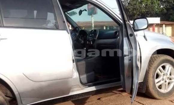 Dieundeu Occasion Toyota RAV4 White Auto in Banjul in Banjul Dieundeu Occasion Toyota RAV4 White Auto in Banjul in Banjul