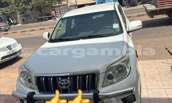 اشتري مستعمل Toyota Land Cruiser Prado White سيارة في Banjul في Banjul
