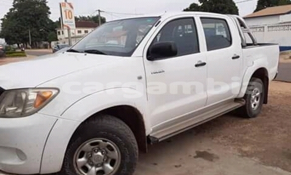 Buy Import Toyota HiAce White Truck in Sukuta in Brikama Buy Import Toyota HiAce White Truck in Sukuta in Brikama