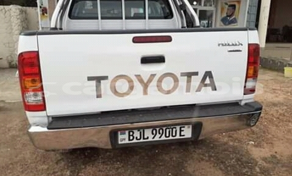 Buy Import Toyota HiAce White Truck in Sukuta in Brikama Buy Import Toyota HiAce White Truck in Sukuta in Brikama